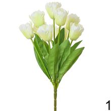 Kytica umelých tulipánov v mixe farieb.