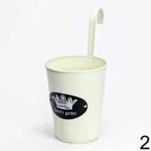 Obal na kvety v rôznych farbách s praktickým držadlom.