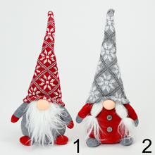 Vianočné dekorácie - škrtiatky z látky s rôznymi čiapkami.