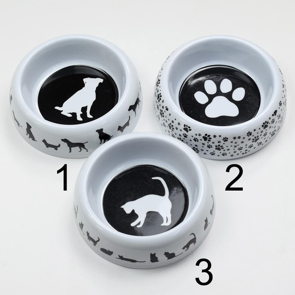 Miska pro psa s různými designy, průměr 18 cm.