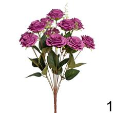 Kytica umelých ruží v mixe farieb.