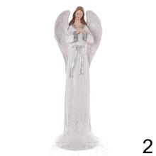 Biely dekoratívny anjel s krídlami a striebornými detailmi.