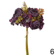 Kytica z umelých kvetov s pivonkami a hortenzijami v mixe farieb.