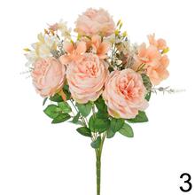 Kytica umelých ruží a drobných kvetov v mixe farieb.