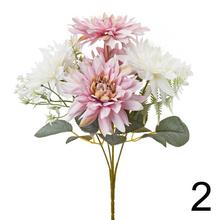 Kytica umelých kvetov s piatimi dáhliami v mixe farieb.