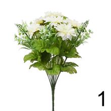 Kytica umelých gerber v mixe farieb.