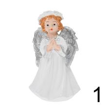 Biely dekoratívny anjel s ružovým venčekom.