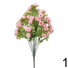 Kytica ružičiek šípkových so zeleným mixom.