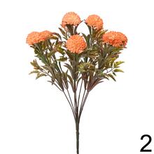 Kytica púpavky s mixom farieb a kvetov.