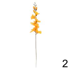 Umelé kvety gladiola v mixe farieb.