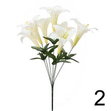 Kytica umelých ľalií v mixe farieb.