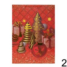 Vianočná darčeková taška s motívom darčekov a ozdôb.