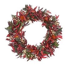 Veniec so sušenými kvetmi v bielo-bordovo-zelených farbách.