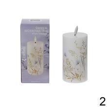 Svetelná LED sviečka s kvetinovým motívom v ružovej a modrej farbe.