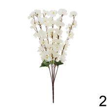 Kytica čerešne mix s ružovými a bielymi kvetmi.