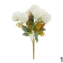 Umelé kvety - kytička ruží v mixe so zeleňou.