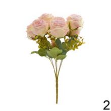 Umelé kvety - kytička ruží v mixe so zeleňou.