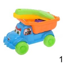 Dve farebné autíčka na piesok