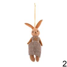 Závesný hnedý zajko s textilným oblečením, mix dvoch variantov.