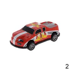 Kovové závodné autíčka rôznych farieb.