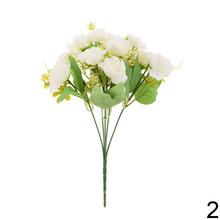 Kytica umelých ruží a drobných kvetov v mixe farieb.