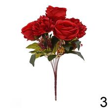 Kytica umelých kvetov s ružami a pivóniami v mixe farieb.