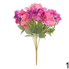 Kytica umelých kvetov s ružami, ľaliami a hortenziami v mixe farieb.