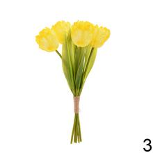 Kytica umelých tulipánov v mixe farieb.