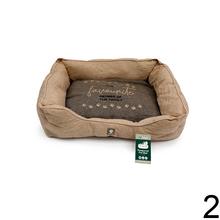 Pelech pre domáce zvieratá s nápisom 'favourite member of the family'.