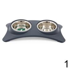 Dvojitá miska pre zvieratá s nerezovými miskami.