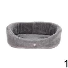 Pelech pre domáce zvieratá v šedej a hnedej farbe.