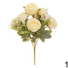 Kytica umelých ruží s drobnou zeleňou, mix farieb, 35 cm.