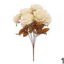 Kytica umelých ruží v mixe farieb.