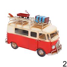 Kovový deko KARAVAN s modro-bielou farbou a detailmi na streche.