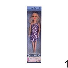 Bábika Lucy v rôznych šatách