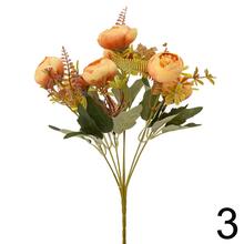 Kytica ranunculus so zelenými listami, 31 cm.