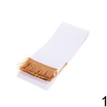 Farebná látková stuha s čipkovým okrajom.