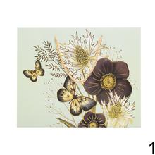 Darčeková taška s kvetinovým vzorom a motýľmi.