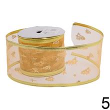 Vianočné stuhy v mixe farieb a vzorov.