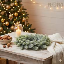 VENIEC ČEČINA 40CM s umelými ihličkami.