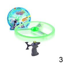 Lietajúci disk so svetelným efektom v rôznych farbách.