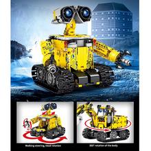 Stavebnica 4 v 1 s diaľkovo ovládanými robotmi a strojmi.