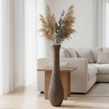 Hnedá váza Mica Decorations Dix z recyklovaného skla.