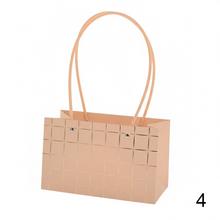 Široká taška na kvety s mixom vzorov.