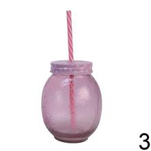 Pohár na vodu sklo so slamkou v štyroch farbách.