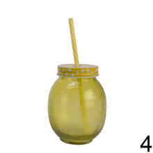 Pohár na vodu sklo so slamkou v štyroch farbách.