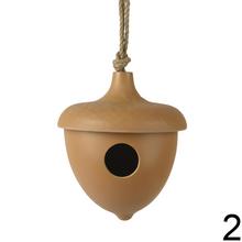 Kŕmidlo pre vtáky z bambusu v rôznych farbách.