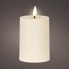 Solárna sviečka plastová stabilná s výškou 10 cm a priemerom 7 cm.