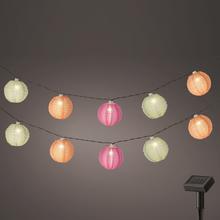 Solárna reťaz lampiónov z nylonu s priemerom 7,5 cm a dĺžkou 450 cm.