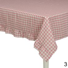 Obrus z polyesteru a bavlny v rôznych farbách.